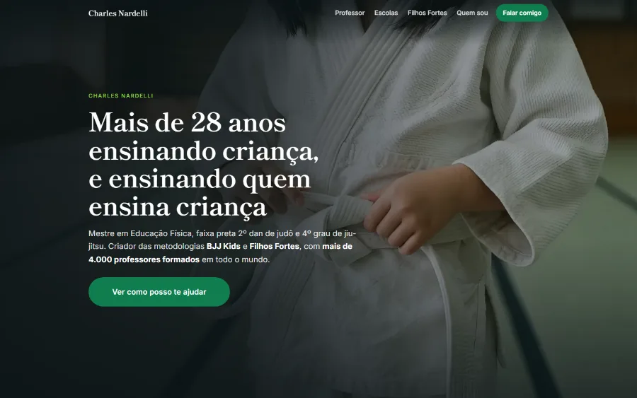 O site charlesnardelli.com.br no ar